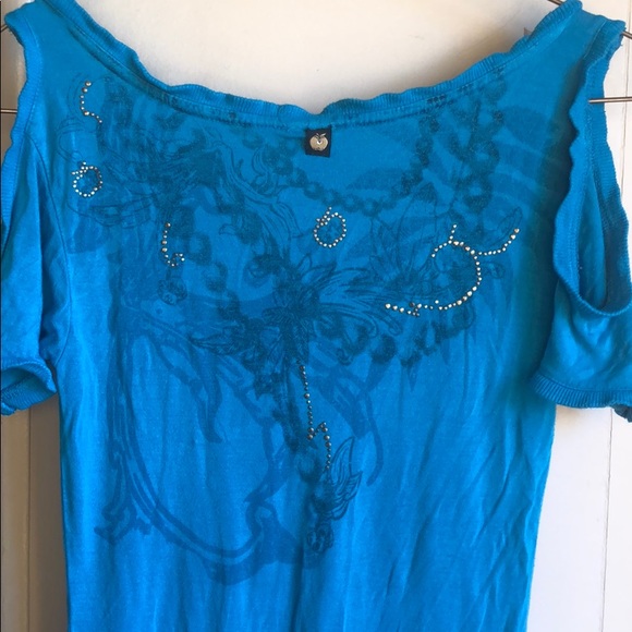 Apple bottom blue cutout shoulder scoop shirt - Picture 4 of 4